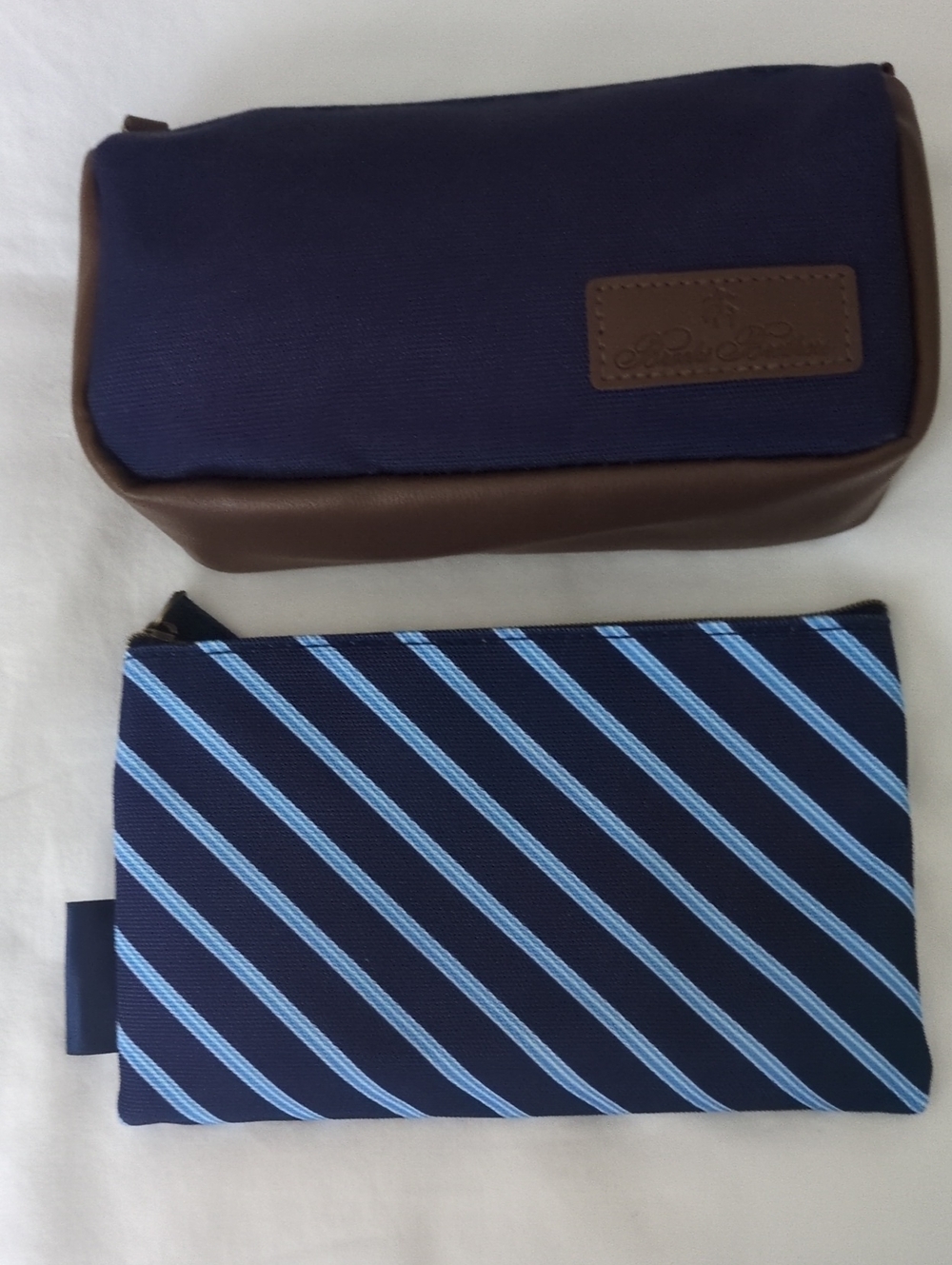 Brooks Brothers Navy Blue and Brown Travel Pouch Set. Lot Of 2